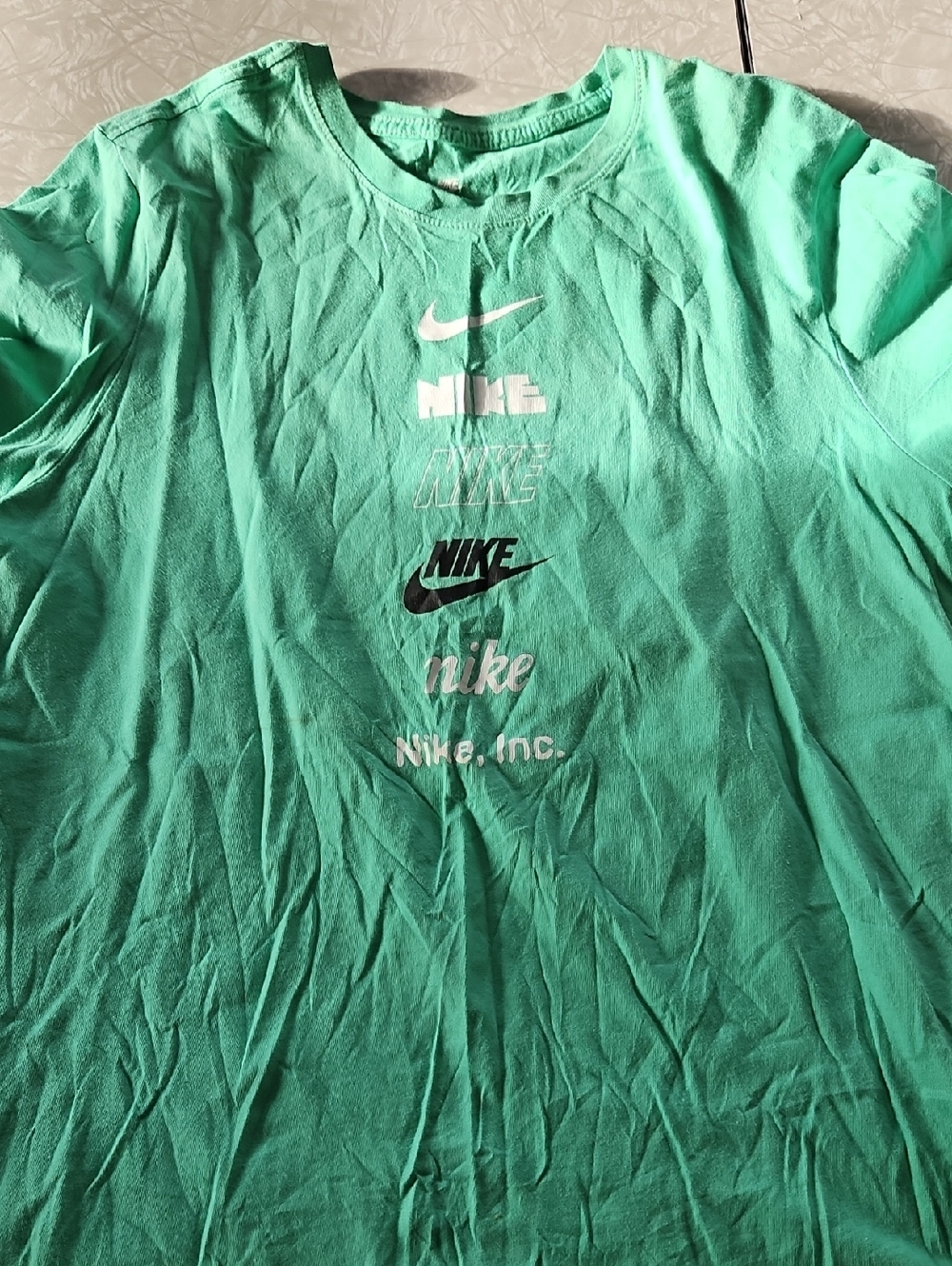 Set Of 5 Nike Mens Logo Graphic Tees